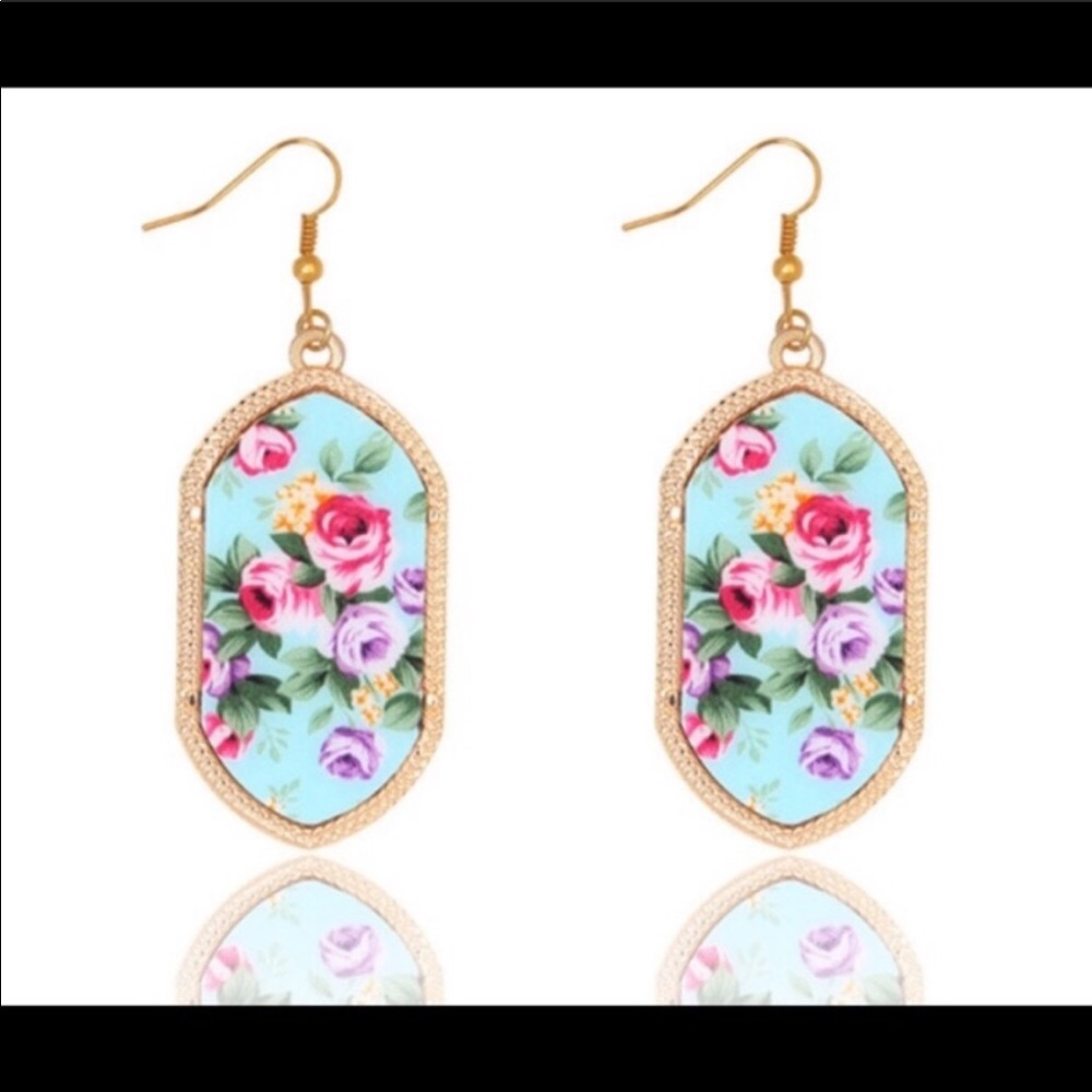 Trendy floral drop earrings - Picture 2 of 6